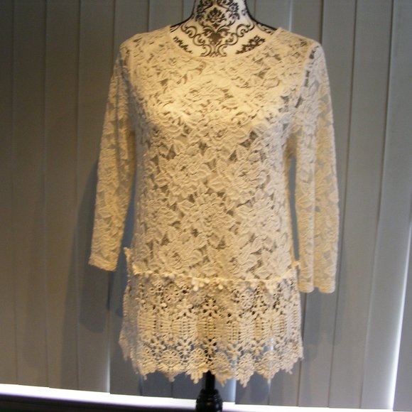 Forever 21 White Lace Top Size Small EUC - Picture 2 of 7
